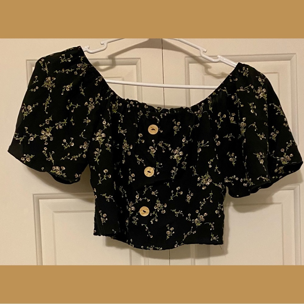 Cute top to show off those abs